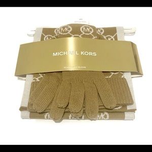 MICHAEL KORS HAT & GLOVES SER 100 % Authentic